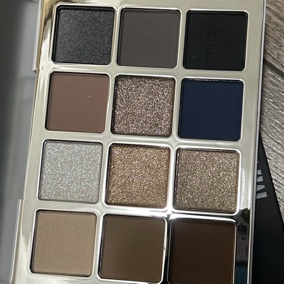 Makeup By Mario Ethereal Eyes: Moonlight Palette - Picture 4 of 4